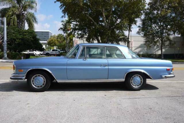 1971 Mercedes Benz 280SE 2 Previous Owners Automatic Completly Restored! 1971 Mercedes-Benz 200-Series COUPE