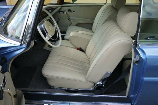 1971 Mercedes-Benz 200-Series COUPE - photo 10