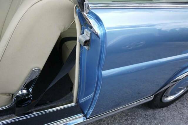 1971 Mercedes-Benz 200-Series COUPE - photo 12