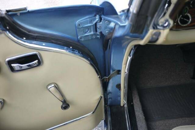 1971 Mercedes-Benz 200-Series COUPE - photo 13