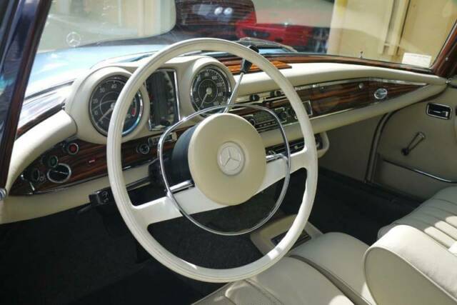 1971 Mercedes-Benz 200-Series COUPE - photo 9