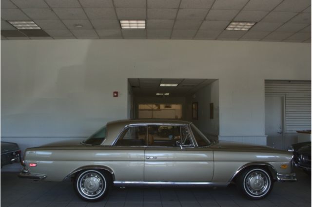 1971 Mercedes-Benz 200-Series 3.5 - photo 3