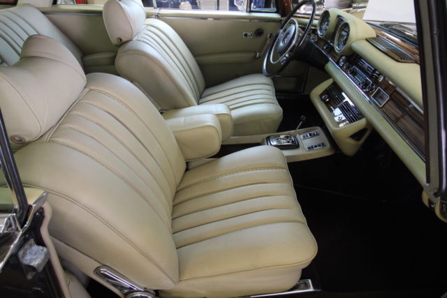 1971 Mercedes-Benz 200-Series - photo 11