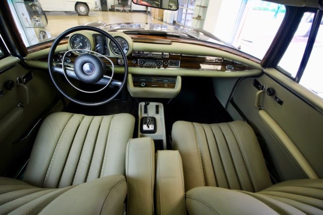 1971 Mercedes-Benz 200-Series - photo 12