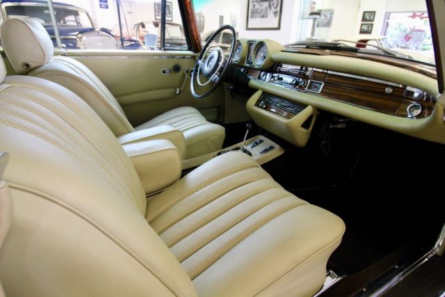 1971 Mercedes-Benz 200-Series - photo 8