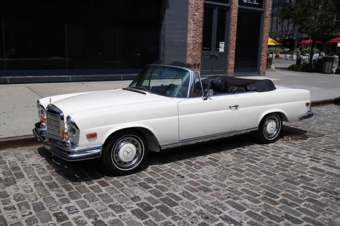 1971 Mercedes-Benz 200-Series - photo 2