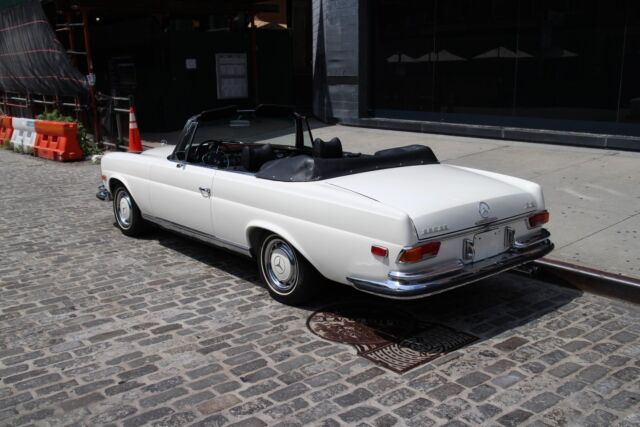 1971 Mercedes-Benz 200-Series - photo 5