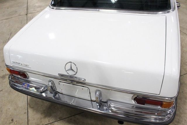 1971 Mercedes-Benz 200-Series -- - photo 11
