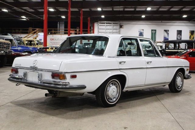 1971 Mercedes-Benz 200-Series -- - photo 5