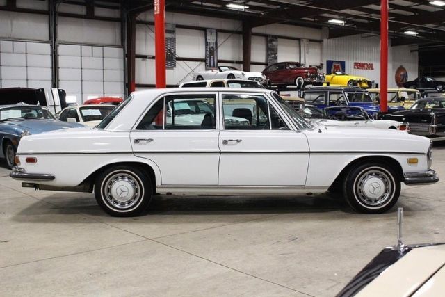1971 Mercedes-Benz 200-Series -- - photo 6