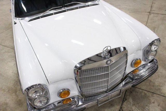 1971 Mercedes-Benz 200-Series -- - photo 9