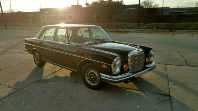 1971 Mercedes-Benz 200-Series Base - photo 4