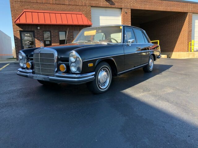 1971 MERCEDES BENZ 280SE! - BLACK/RED! - 113K MILES!! RUNS AND DRIVES! NEEDS TLC 1971 Mercedes-Benz S-Class