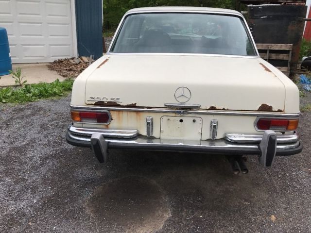 1971 Mercedes-Benz 200-Series 280se - photo 4