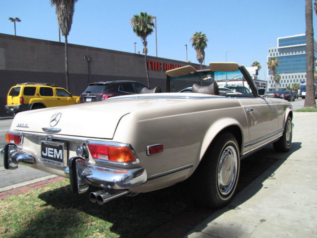 1971 Mercedes-Benz SL-Class -- - photo 6