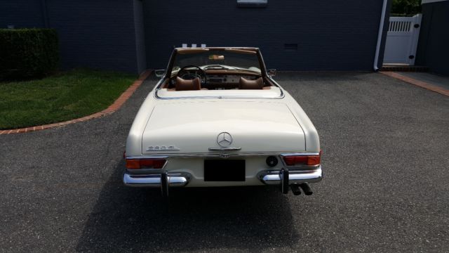 1971 Mercedes-Benz SL-Class 280SL Roadster - photo 4