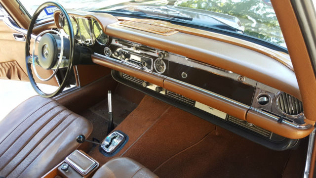 1971 Mercedes-Benz 200-Series Convertible Roadster - photo 11