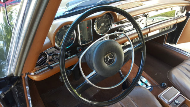 1971 Mercedes-Benz 200-Series Convertible Roadster - photo 8