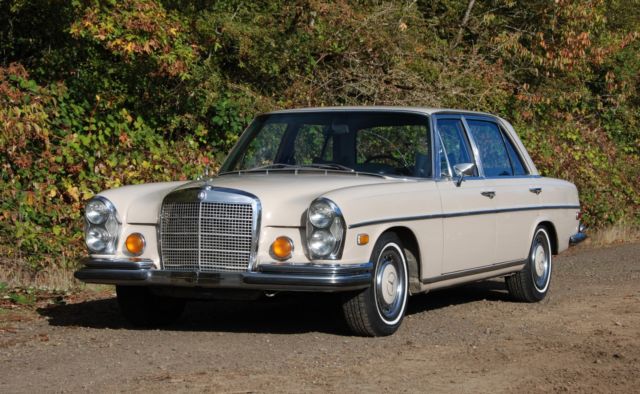 1971 Mercedes Benz 300SEL 3.5 - 68k Miles - Survivor - Toolkit - Books - No Rust 1971 Mercedes-Benz 300-Series