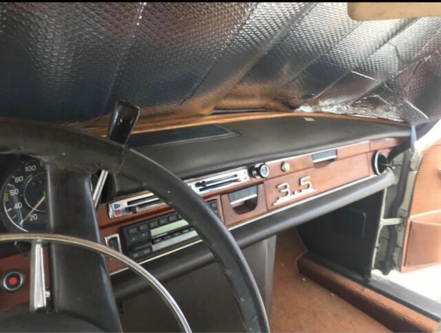 1971 Mercedes-Benz 200-Series - photo 3