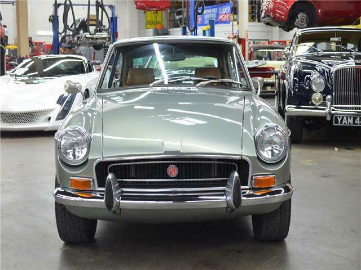 1971 MG MGB GT - photo 2