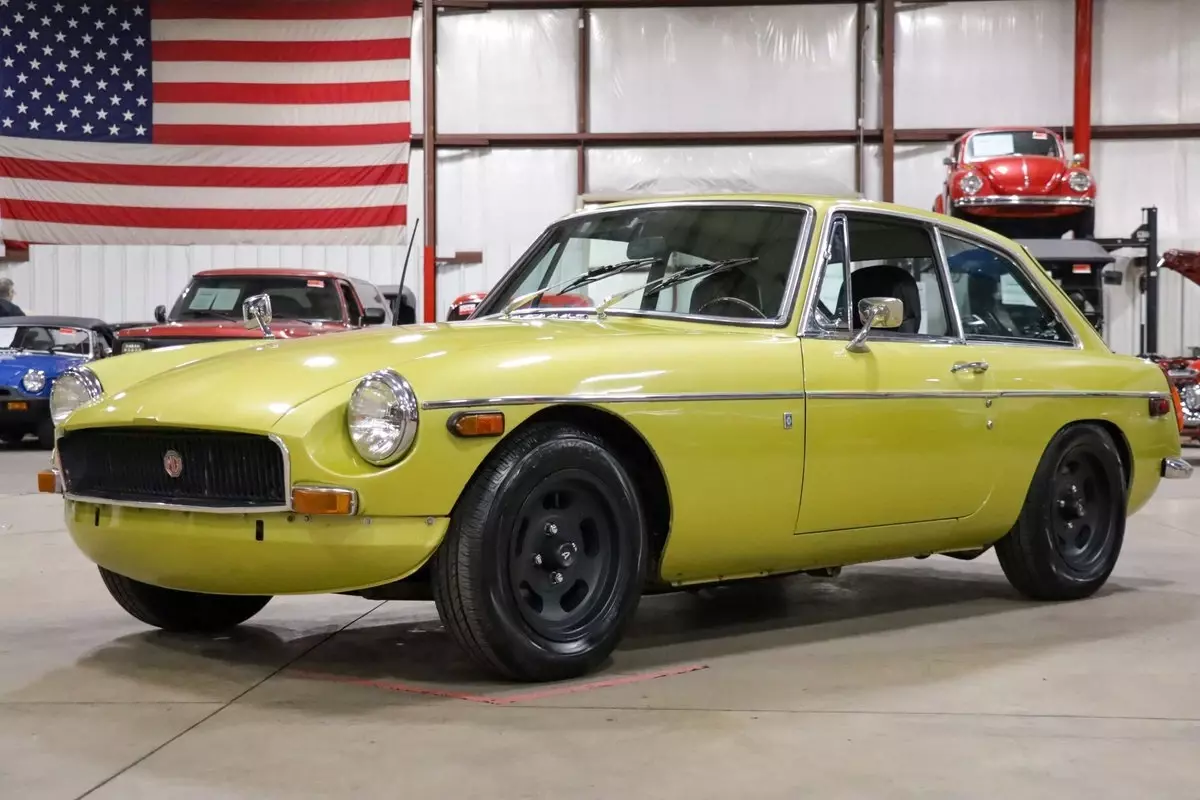 1971 MG B GT 73726 Miles Gold Coupe 1.8L I4 4-Speed 1971 MG MGB GT