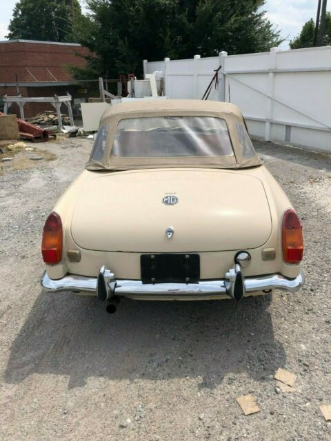1971 MG MGB Roadster - photo 5