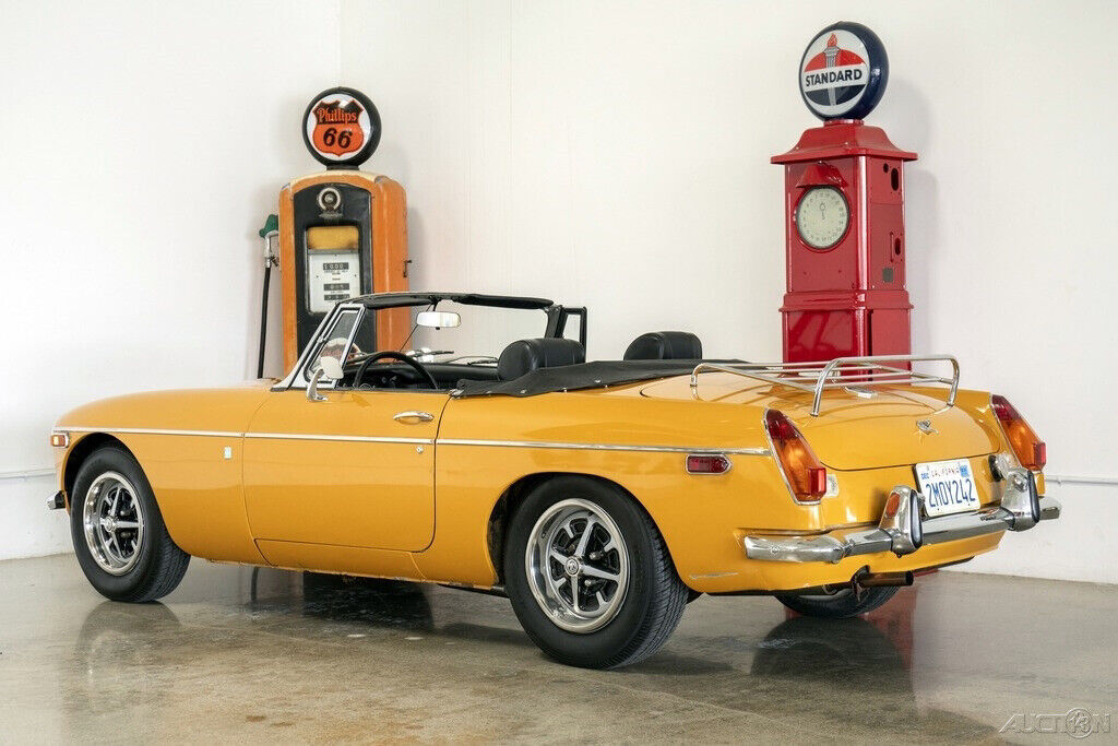 1971 MG MGB Roadster - photo 3