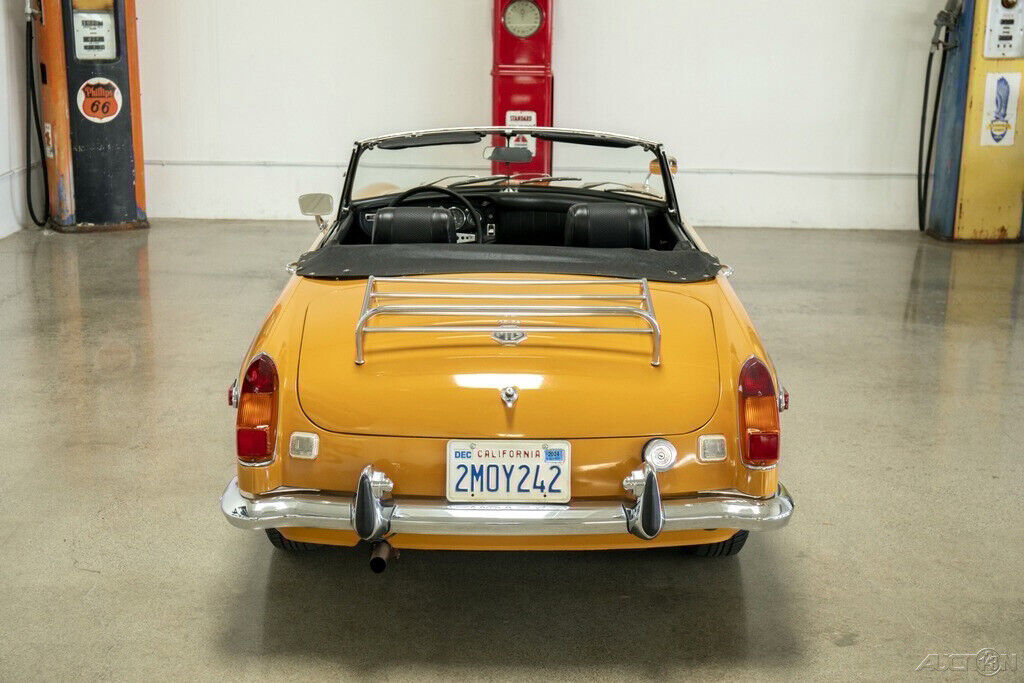 1971 MG MGB Roadster - photo 4