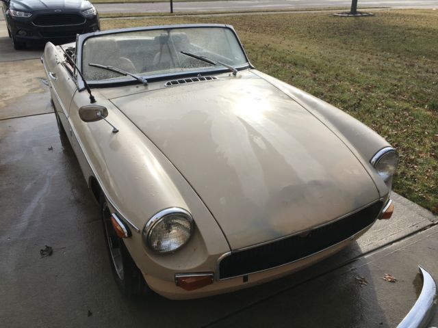 1971 MG MGB Roadster + New Parts 1971 MG MGB Roadster