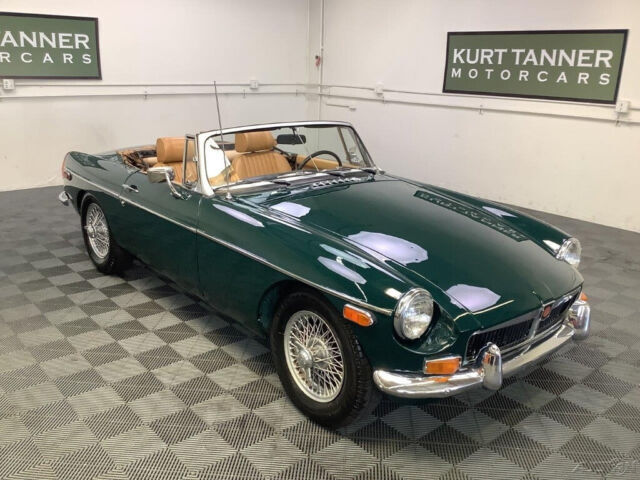 1971 MGB. DARK BRITISH RACING GREEN / TAN INTERIOR. GOOD DRIVERS CONDITION CAR 1971 MG MGB 1971 MGB ROADSTER. 4-SPEED, WIRE WHEELS