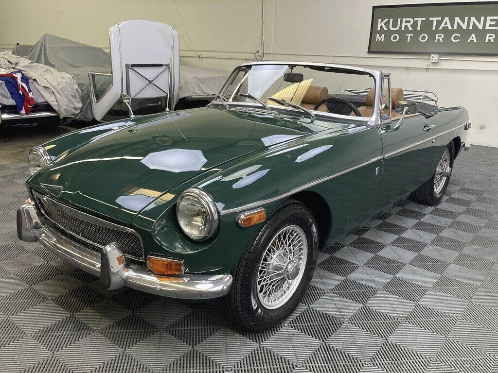 1971 MG MGB 1971 MGB ROADSTER. BRITISH RACING GREEN ON TAN. - photo 8