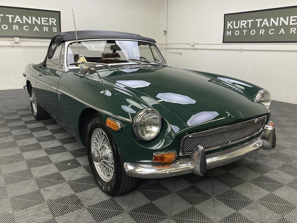 1971 MG MGB 1971 MGB ROADSTER. BRITISH RACING GREEN ON TAN. - photo 9
