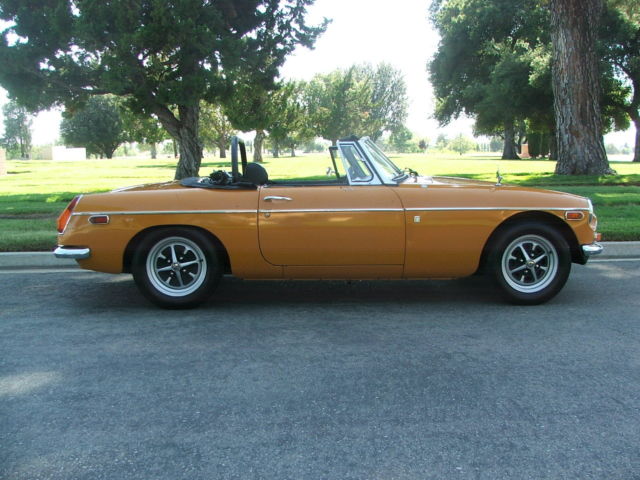 1971 MGB Roadster DRY CALIFORNIA CAR WITH HISTORY 1971 MG MGB Roadster