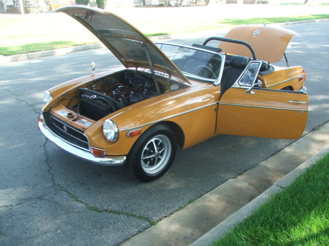 1971 MG MGB Roadster - photo 4