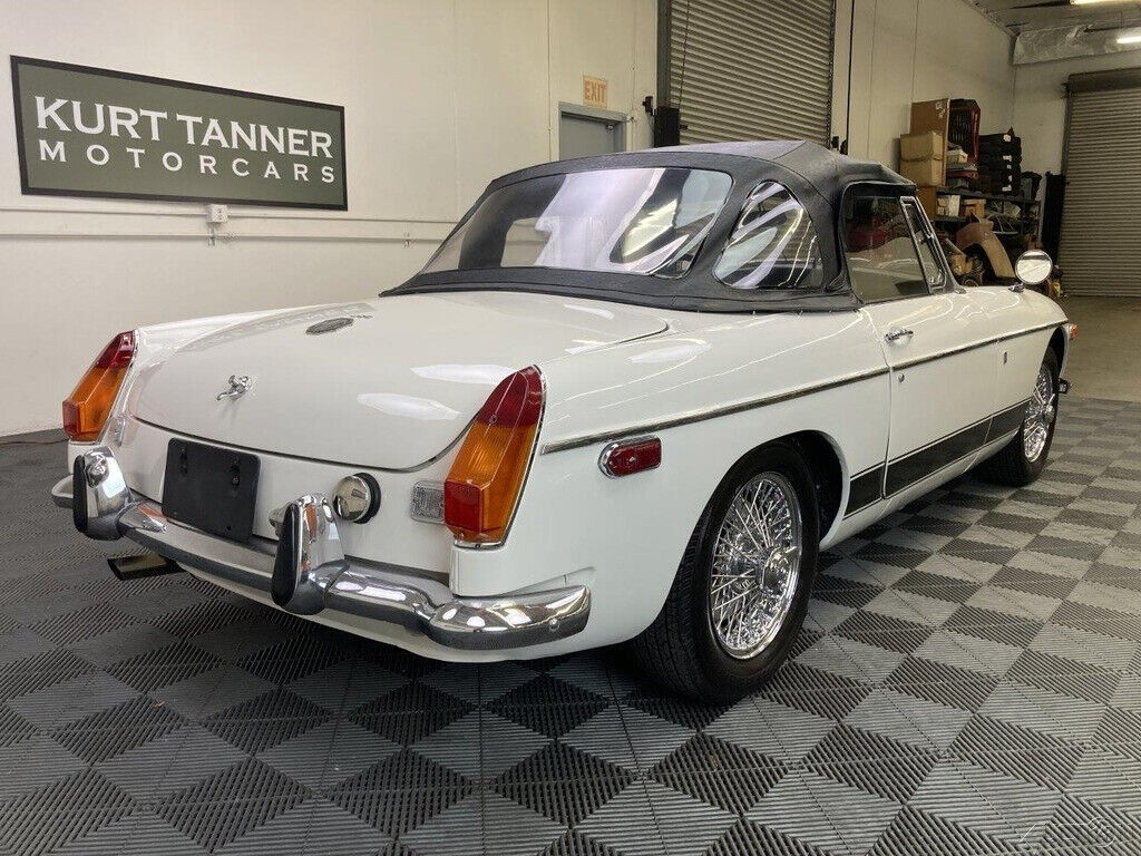 1971 MG MGB 1971 MGB ROADSTER MK3. GLACIER WHITE - photo 12