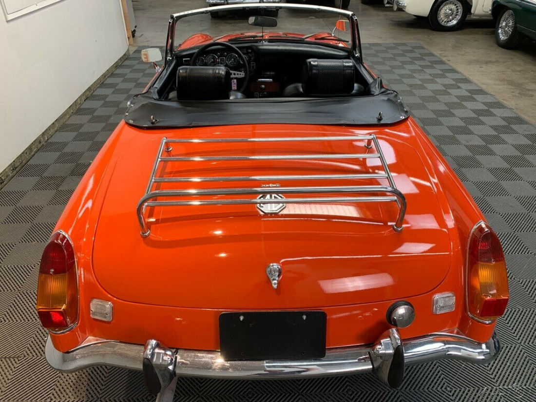 1971 MG MGB 1971 MGB ROADSTER. BLAZE ORANGE WITH BLACK TRIM. - photo 7