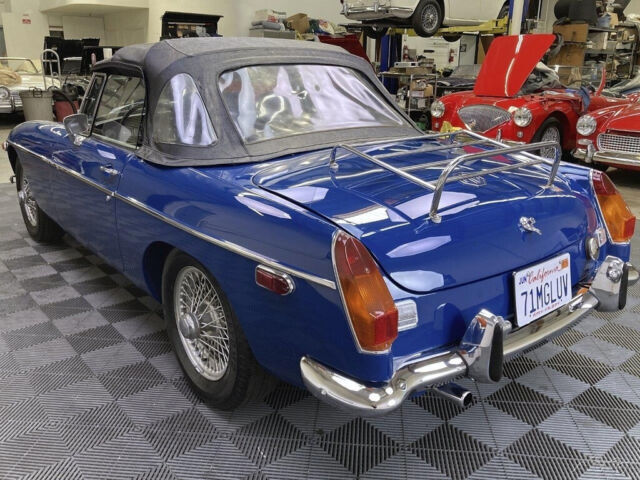1971 MG MGB 1971 MGB ROADSTER. 4-SPEED, WIRE WHEELS. - photo 12
