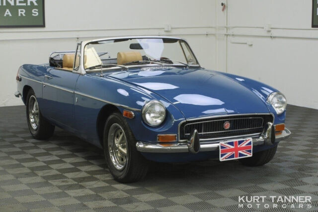 1971 MGB. TEAL BLUE WITH BISCUIT TRIM. VERY GOOD CONDITION DRIVER'S CAR. 1971 MG MGB 1971 MGB ROADSTER. TEAL BLUE WITH BISCUIT TRIM