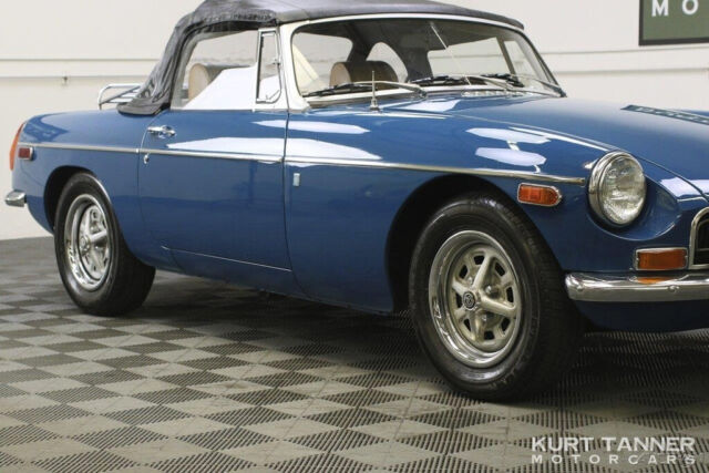 1971 MG MGB 1971 MGB ROADSTER. TEAL BLUE WITH BISCUIT TRIM - photo 11