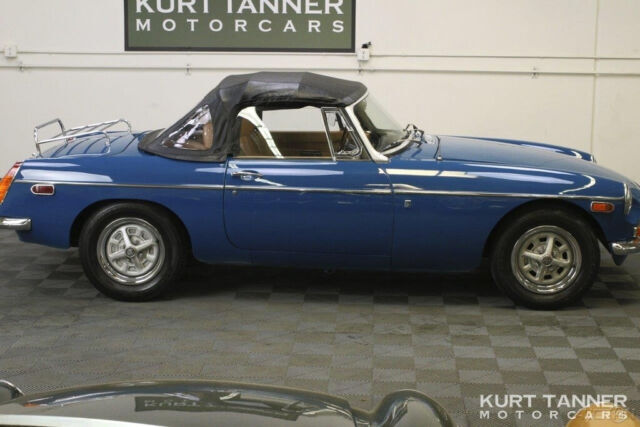 1971 MG MGB 1971 MGB ROADSTER. TEAL BLUE WITH BISCUIT TRIM - photo 12