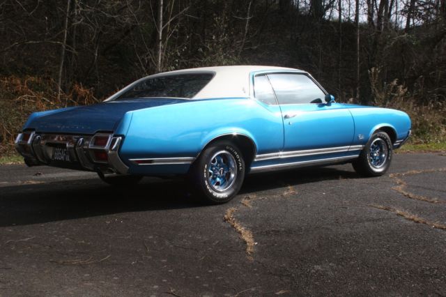 1971 Oldsmobile Cutlass Supreme, (Hurst His and Hers) 1971 Oldsmobile Cutlass