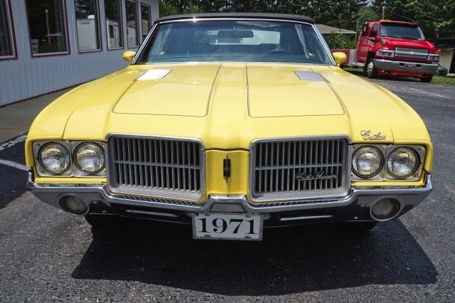 1971 Oldsmobile Cutlass Convertible - photo 2