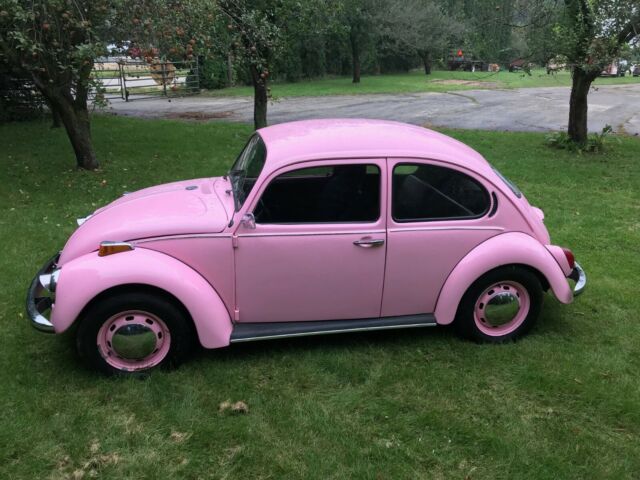 1971 PINK Volkswagen Beetle - Classic (Lucy) 1971 Volkswagen Beetle - Classic