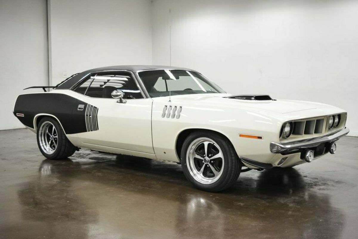 1971 Plymouth Barracuda Hemi Resto-Mod 10 Miles White Hardtop Ray Barton Racing 1971 Plymouth Barracuda Hemi Resto-Mod