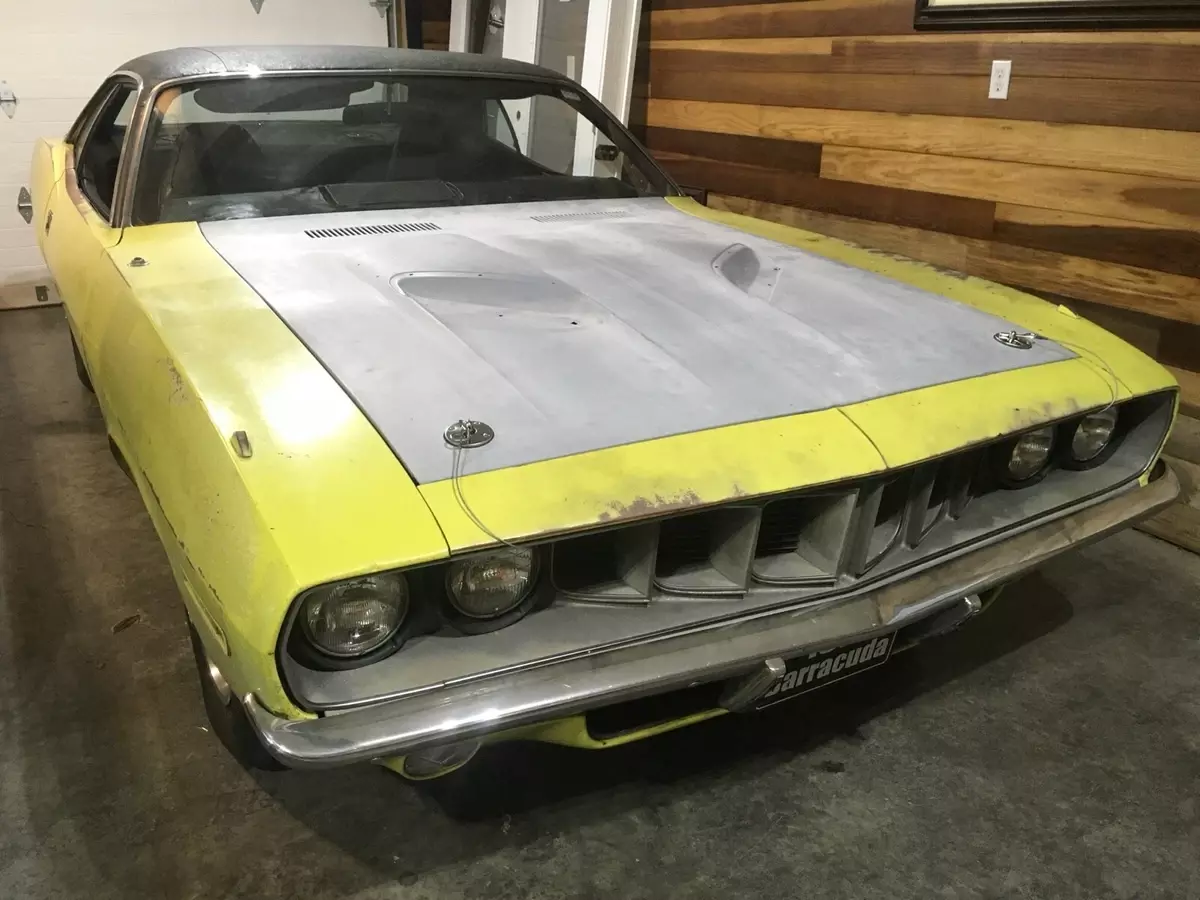 1971 Plymouth Barracuda Sedan Yellow base 1971 Plymouth Barracuda base