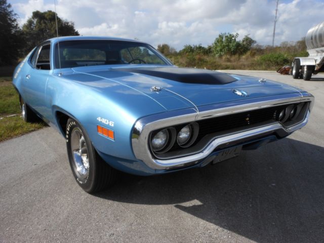 1971 Plymouth Road Runner 440 6 pack 1971 Plymouth Road Runner