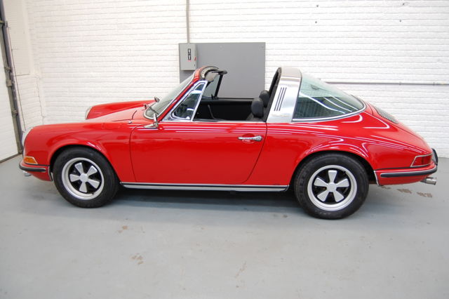 1971 Porsche 911 T Targa Restored Very Nice - photo 6