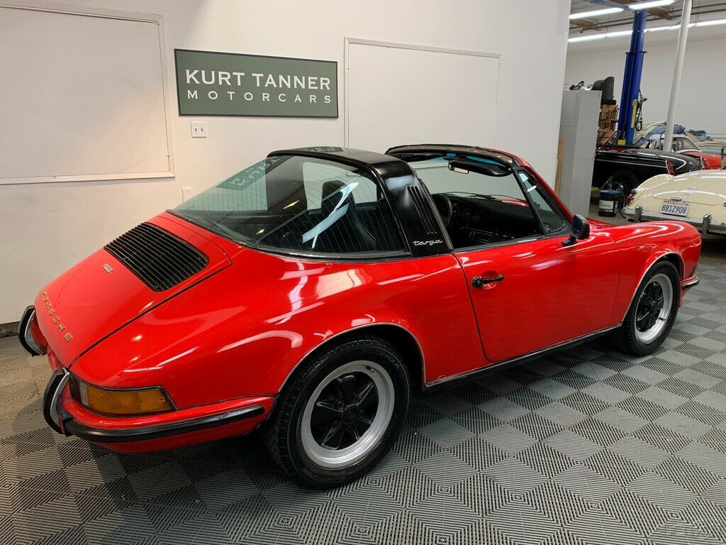 1971 Porsche 911 1971 PORSCHE 911 T TARGA. SHOWS 74,687 MILES. - photo 4