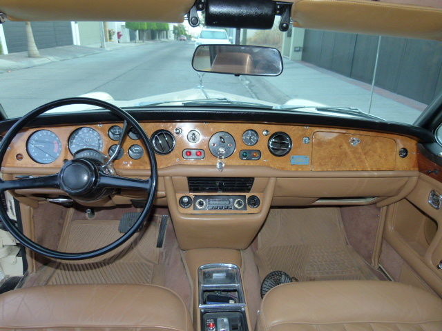 1971 Rolls Royce Corniche convertible two doors like new 1971 Rolls-Royce Corniche